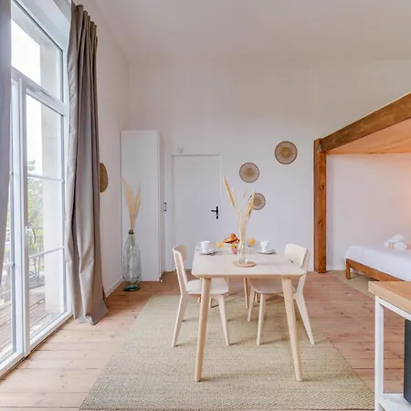Renove, Situation Ideale A Apartman